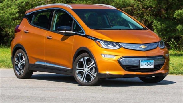 The Bolt proves that electric cars need not apologize for a lack of driving performance. This distinctive-looking hatchback delivers brisk acceleratio...