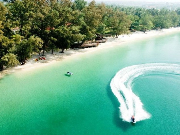 Surrounded by white-sand beaches and undeveloped tropical islands, Sihanoukville is Cambodia’s most happening beach destination. If you are look...