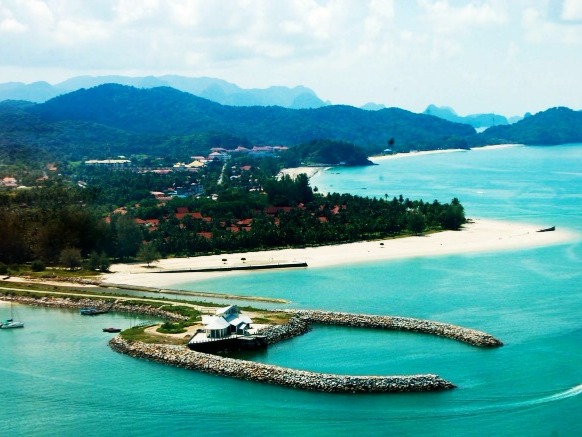 One of the most well known destinations in Southeast Asia and home to Malaysia’s most picturesque beaches, Langkawi will leave you wanting for m...