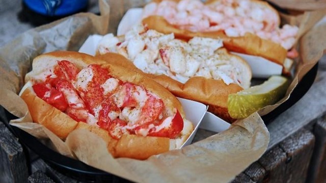 Considered one of the best lobster rolls in New York City, Luke’s Lobster began as a brick and mortar restaurant that quickly expanded to capita...