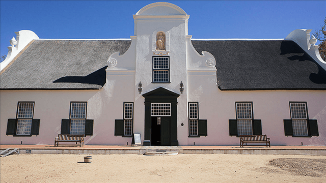 The Western Cape and wine have become somewhat synonymous and no trip is complete without a few visits to the wine farms. Head out for lunch and sip o...