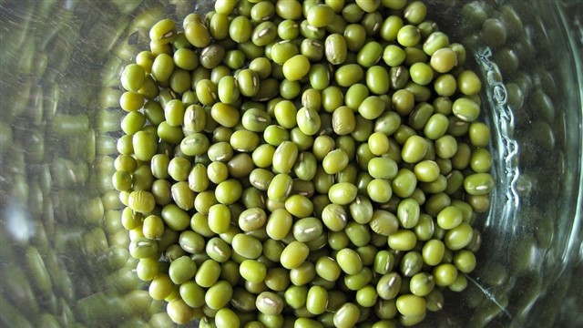 These little pulses are often eaten in the summertime as they are an essential yin food that, according to TCM, helps to detoxify the body, expel heat...