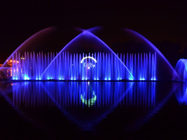 This is the Multimedia Fountain Roshen, an impressive project that had a total cost of $ 1.5 million. It was inaugurated in 2011 and its multimedia sh...