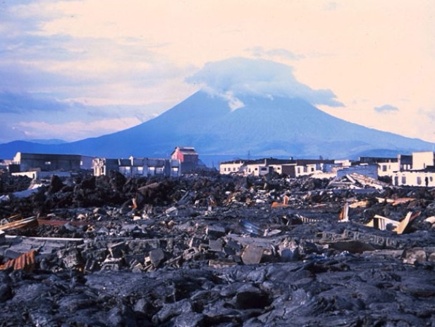 Perhaps it can be considered the most dangerous volcano in Africa. Nowhere else, has there been such lava rivers as the Nyiracongo had in 1977, killed...